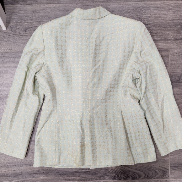 Albert Nipon Suit - Picture 2 of 8